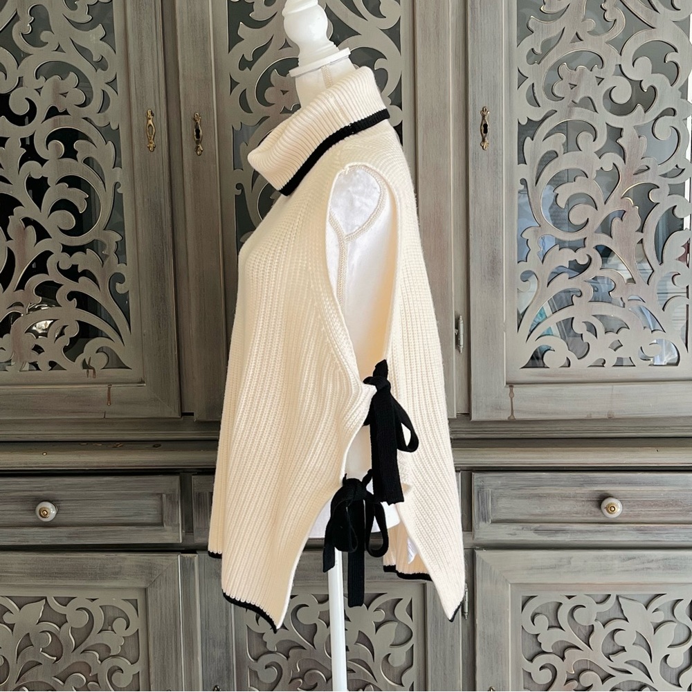 Intermix cream black wool cashmere blend turtleneck vest L